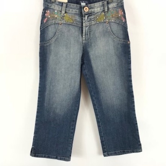 DNG Juniors Capri Jeans Rhinestones Embelishments - Picture 5 of 6